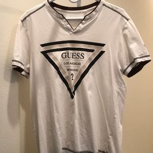 Guess V-neck T-shirt